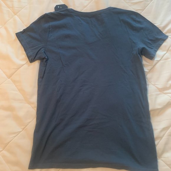 Life Is Good, V-Neck T-Shirt, Blue w Multi-Color Sea Turtle Design, Medium - Picture 3 of 3